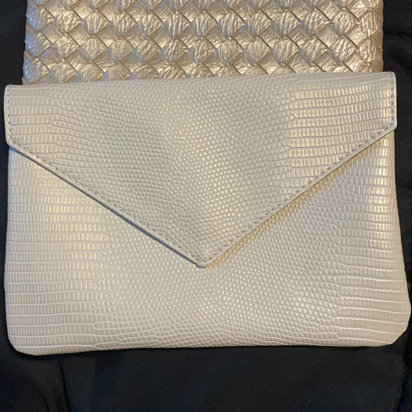 ❌❌SOLD SOLD❌❌Cosmetic bag & eye bundle - Picture 6 of 12